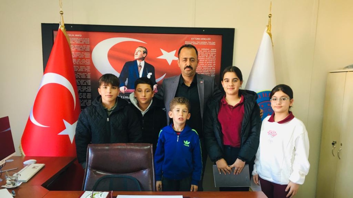 Şehit Yakını Olan Okul Müdürümüz Serdar VURUŞKAN'a  Atatürk Ortaokulu öğrencilerinden anlamlı ziyaret